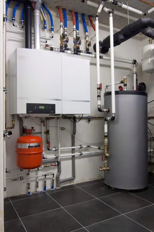 Nefit Bosch cv-ketel met externe boiler en ringleiding voor voetbalvereniging Den Haag